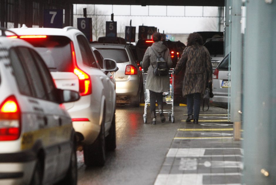 Akcijų ištroškę klaipėdiečiai šturmavo parduotuves