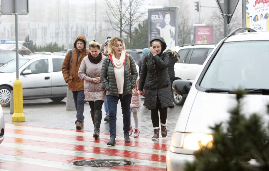 Akcijų ištroškę klaipėdiečiai šturmavo parduotuves