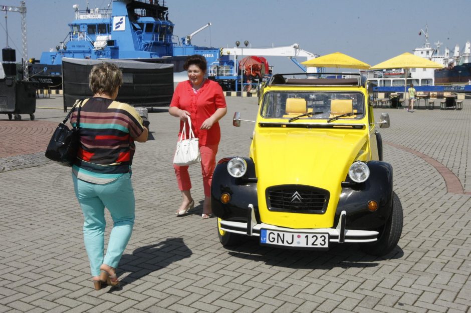 Žvejų šventę Klaipėdoje nuspalvino „Seni kibirai“