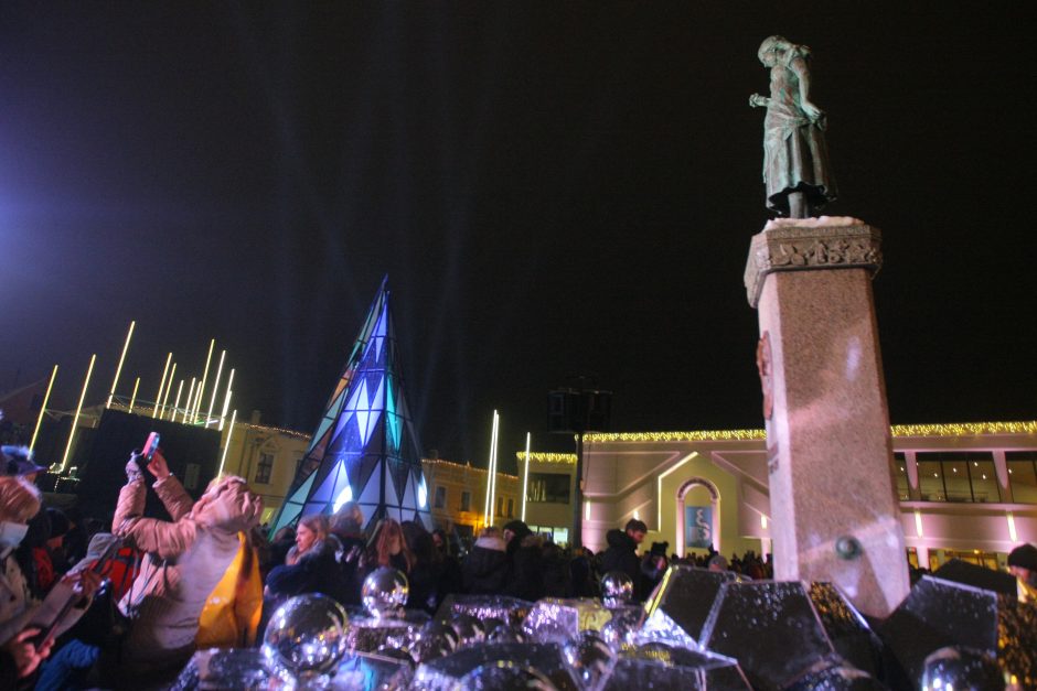 Uostamiestyje sužibo unikali Kalėdų eglutė