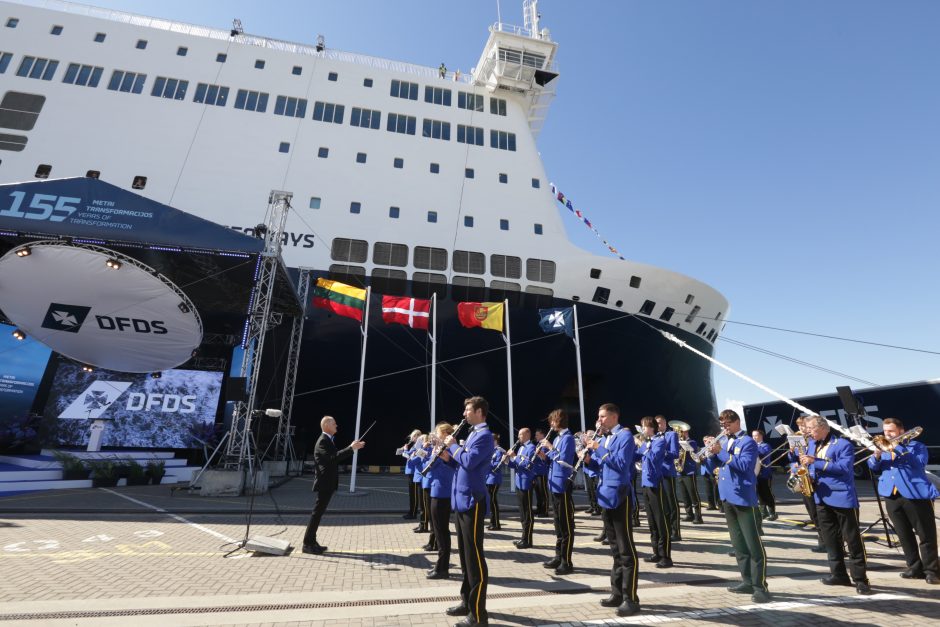 Prezidentė D. Grybauskaitė pakrikštijo naująjį danų kompanijos laivą