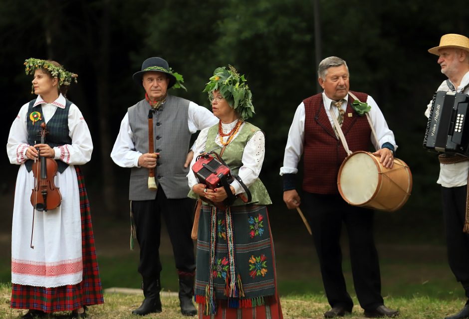 Bendruomenių Joninės sujungė tradicijų ir modernumo gijas