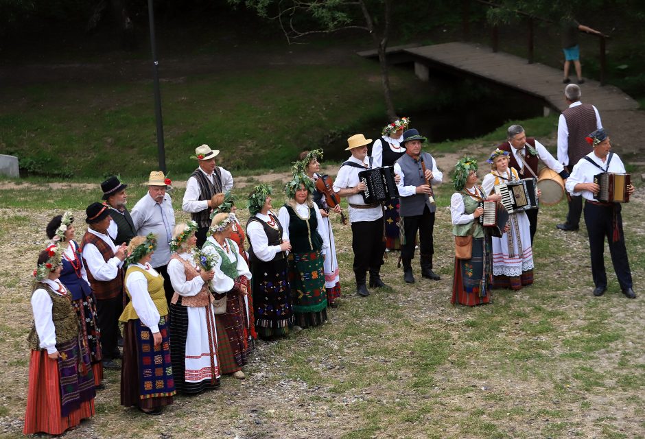 Bendruomenių Joninės sujungė tradicijų ir modernumo gijas