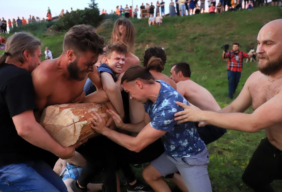 Bendruomenių Joninės sujungė tradicijų ir modernumo gijas