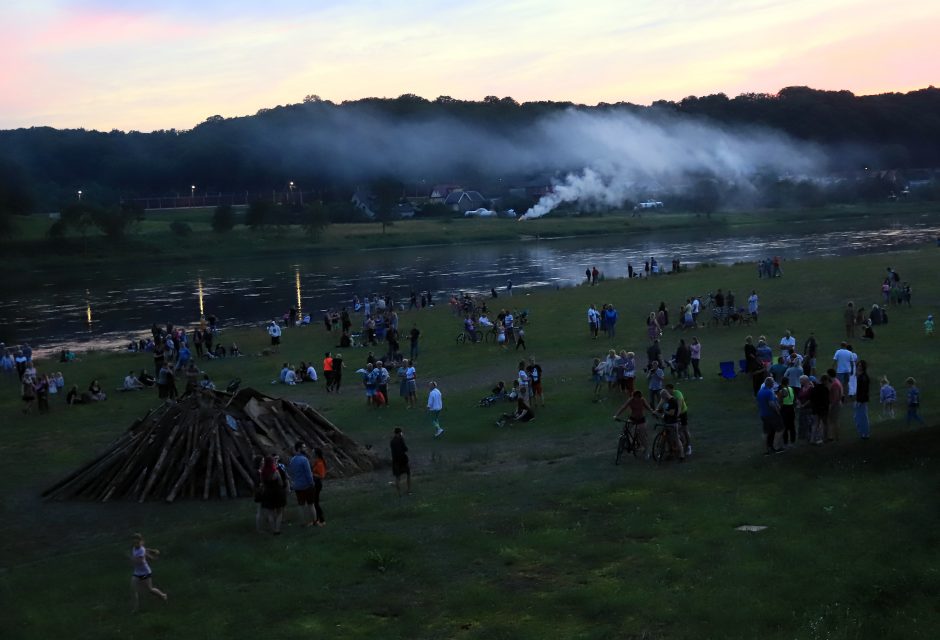 Bendruomenių Joninės sujungė tradicijų ir modernumo gijas