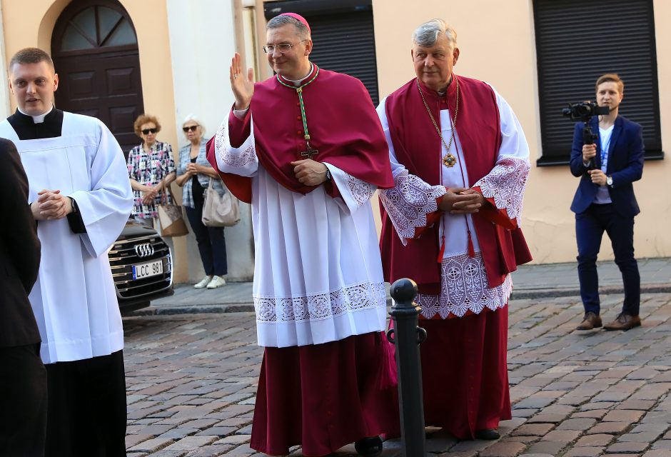 Arkivyskupas K. Kėvalas sutiktas Kauno katedroje: melskitės už mane!