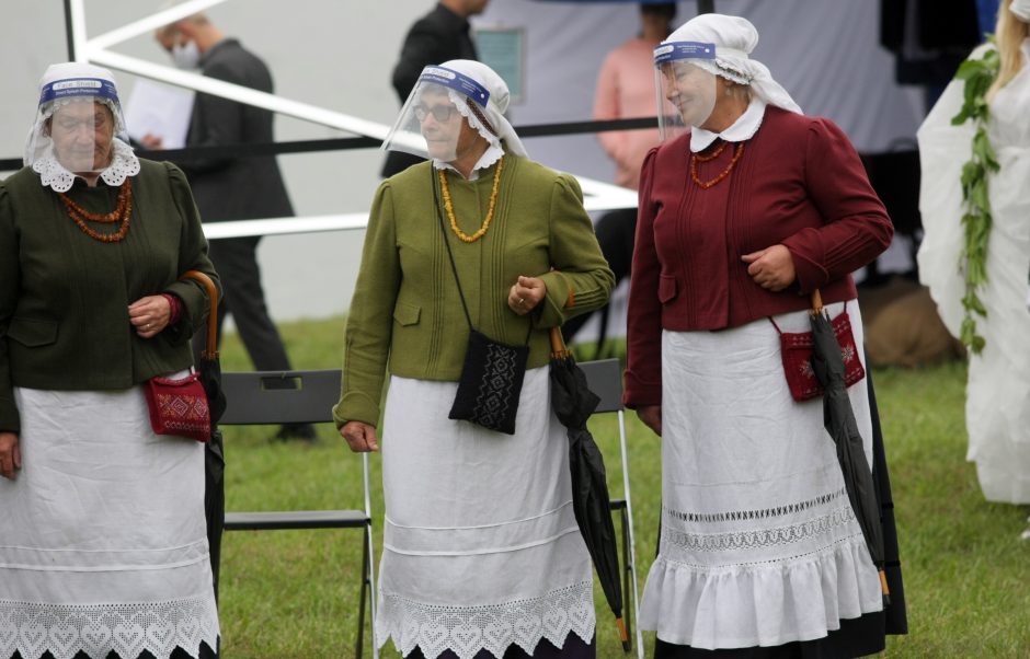 „Lipantiems iš vandens“ lietus nepakenkė