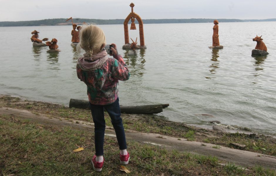 „Lipantiems iš vandens“ lietus nepakenkė