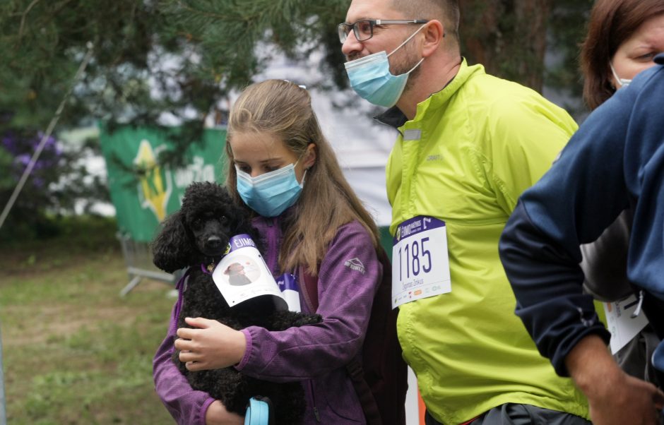 Šventė: į ėjimo varžybas leidosi šeimos, vedinos ir augintiniais