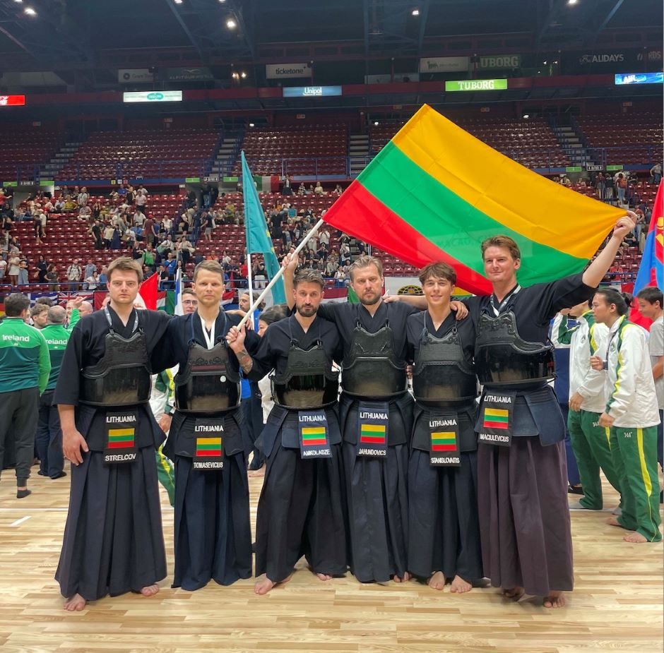 Lietuvos rinktinė pasiekė istorinį rezultatą pasaulio kendo čempionate