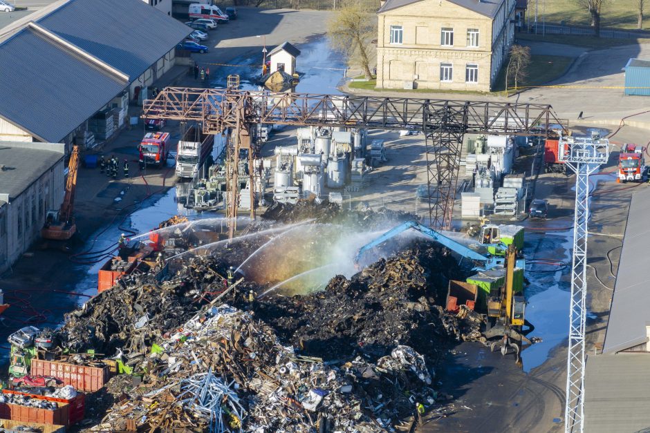 NVSC: po gaisro Paneriuose tirtuose darželiuose oro taršos nebėra