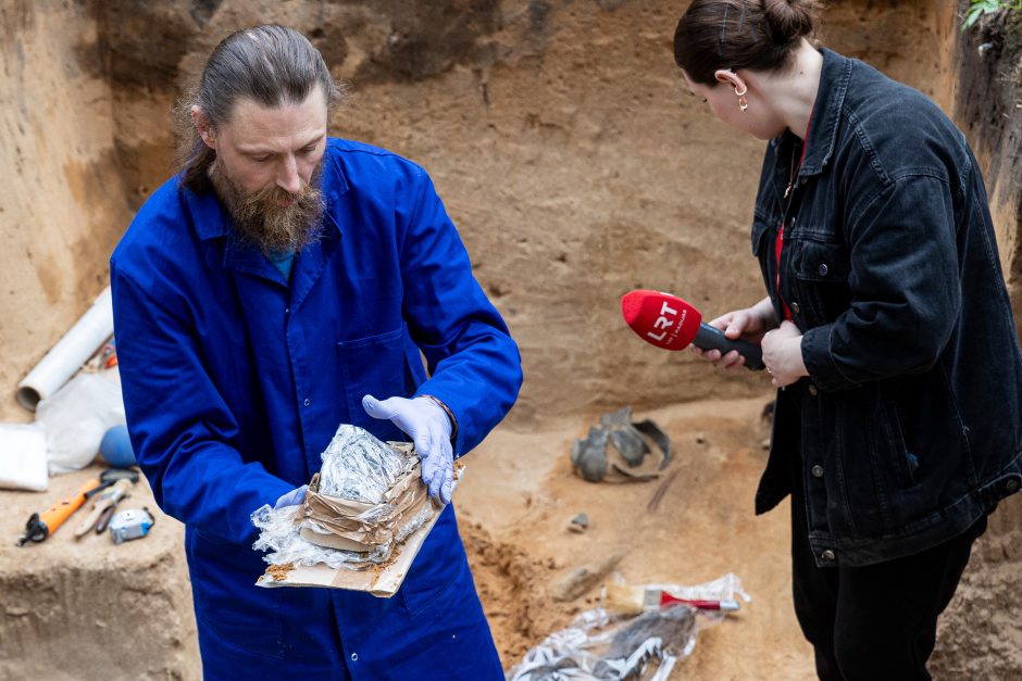 Verkių dvarvietės parke Vilniuje archeologai rado XIII–XIV amžių kapus