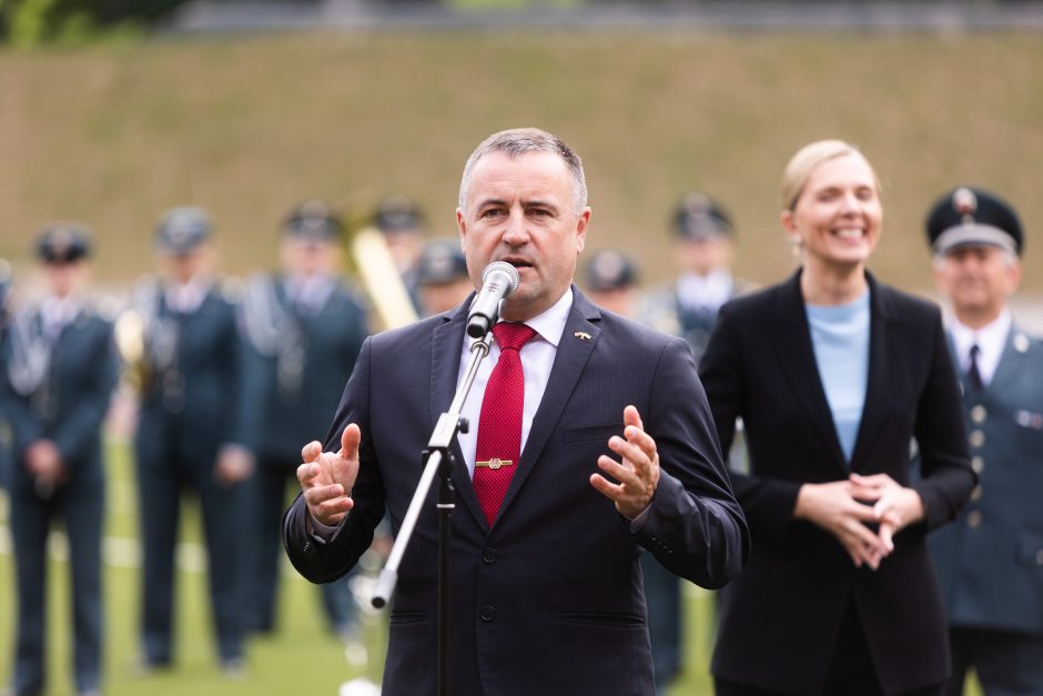 Sostinės Kalnų parke atidarytas Lietuvos policijos atnaujintas stadionas