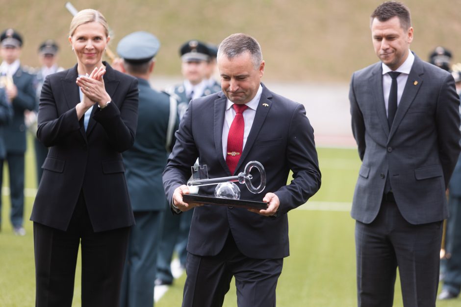 Sostinės Kalnų parke atidarytas Lietuvos policijos atnaujintas stadionas