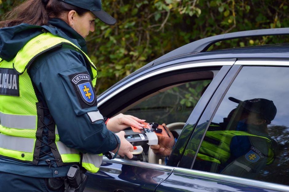 Pareigūnai įspėja: rudenį tyko dažnesnis pavojus kelyje susidurti su laukiniu gyvūnu