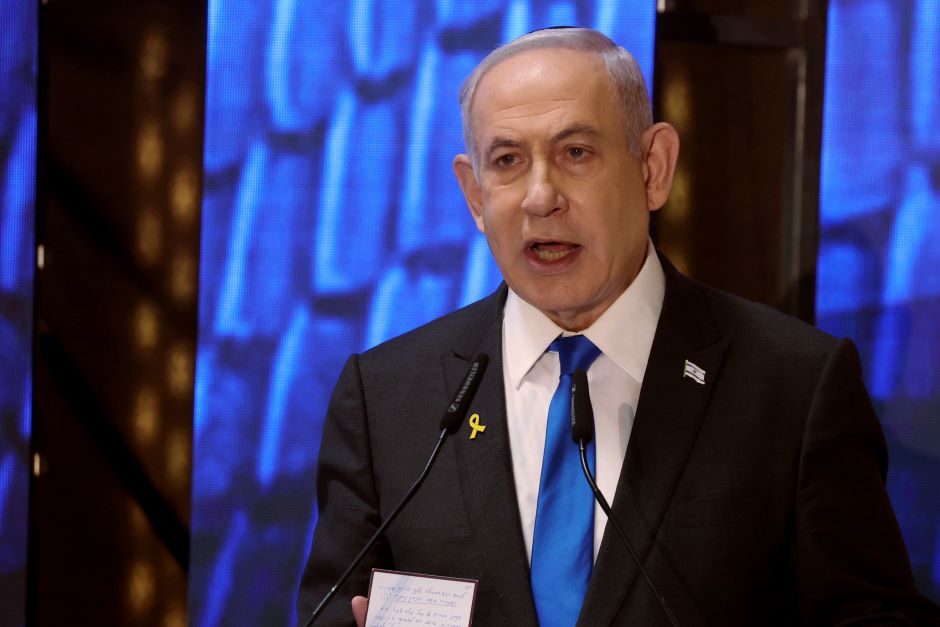 B. Netanyahu: Izraelis kovoja su „Hamas“ monstrais