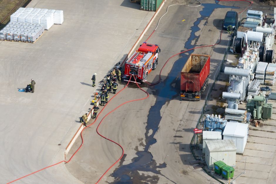 Savivaldybė: po atostogų mokiniams grįžti į gaisro sostinėje paveiktas ugdymo įstaigas bus saugu