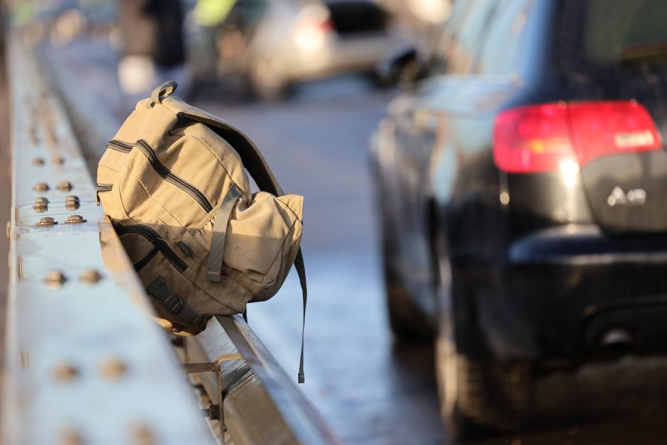 Kauną paralyžiavo avarijos: eismas stovi, kai kurie į darbus eina pėsčiom