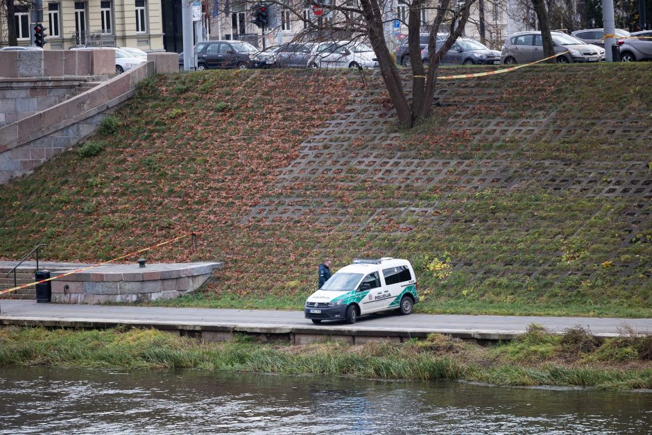 Neryje ugniagesiai rado nuskendusį žmogų: įtariama, kad tai – dingęs paauglys