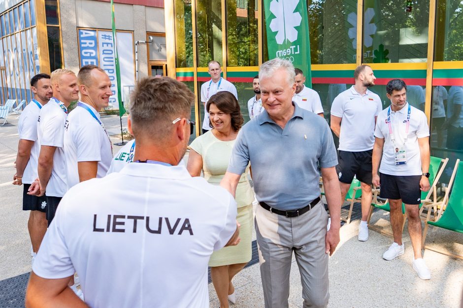 G. Nausėda aplankė Lietuvos komandą olimpiniame kaimelyje