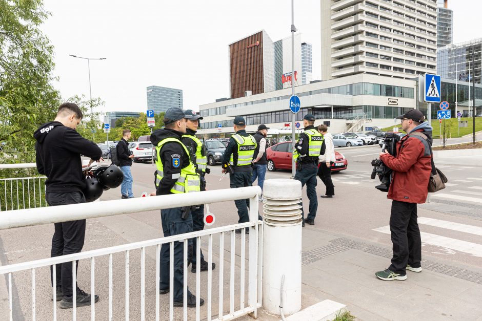 Policija su paspirtukų nuomotojais Vilniuje rengia reidą