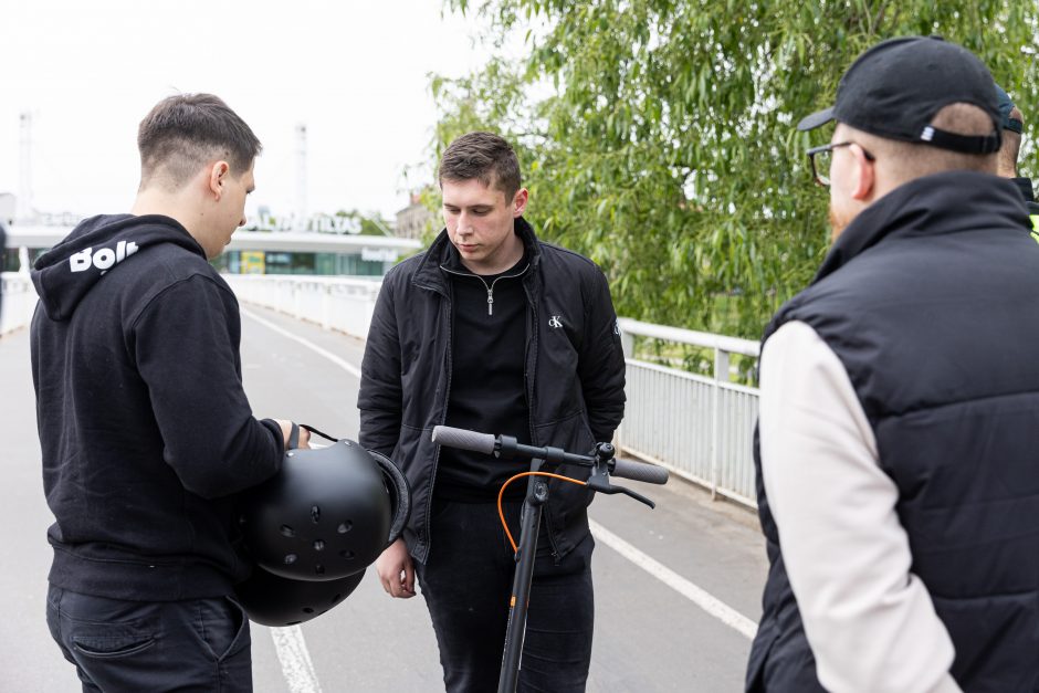 Policija su paspirtukų nuomotojais Vilniuje rengia reidą