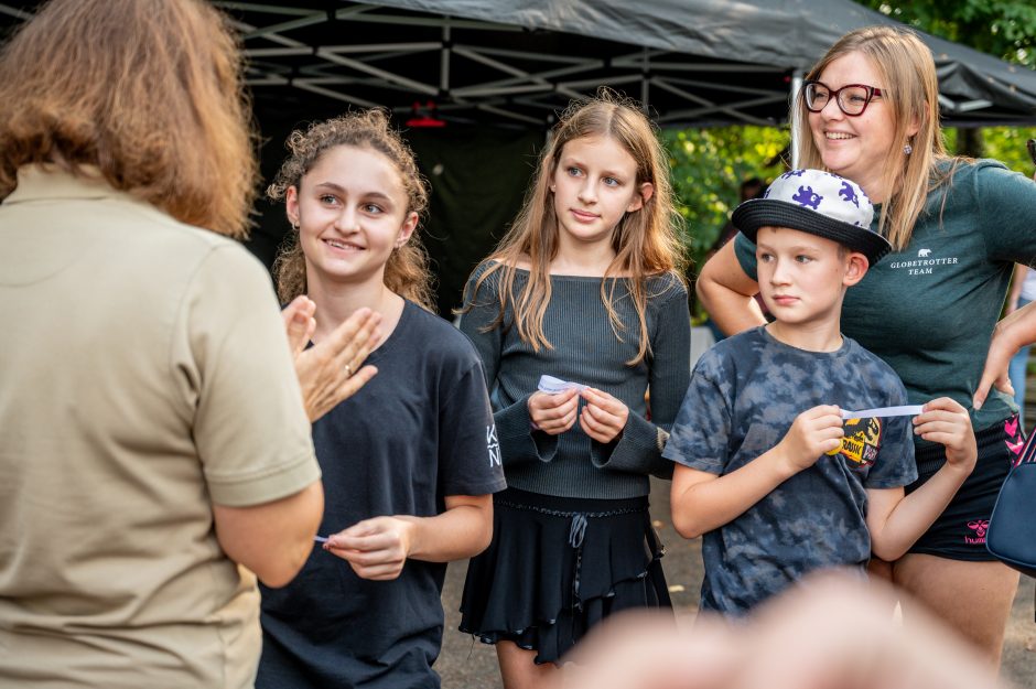 Suskambusiame Kadagių slėnyje klausytojų neišgąsdino nei griaustinis, nei liūtis