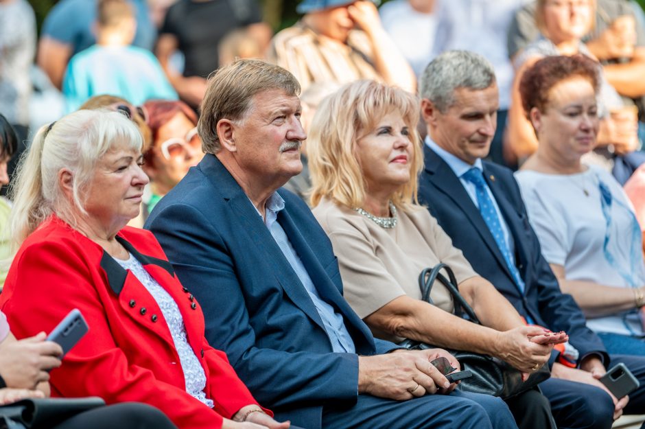 Suskambusiame Kadagių slėnyje klausytojų neišgąsdino nei griaustinis, nei liūtis