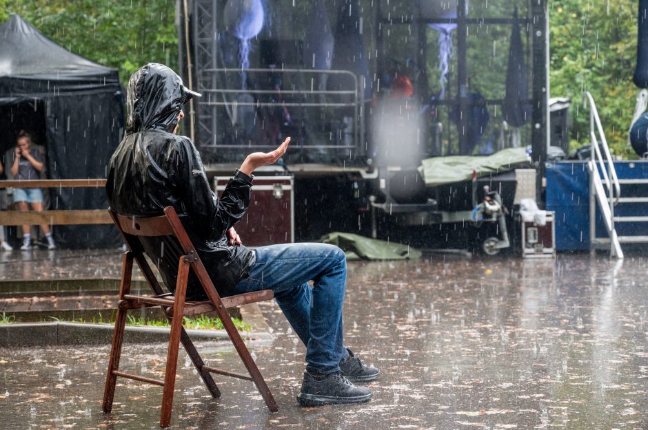 Suskambusiame Kadagių slėnyje klausytojų neišgąsdino nei griaustinis, nei liūtis