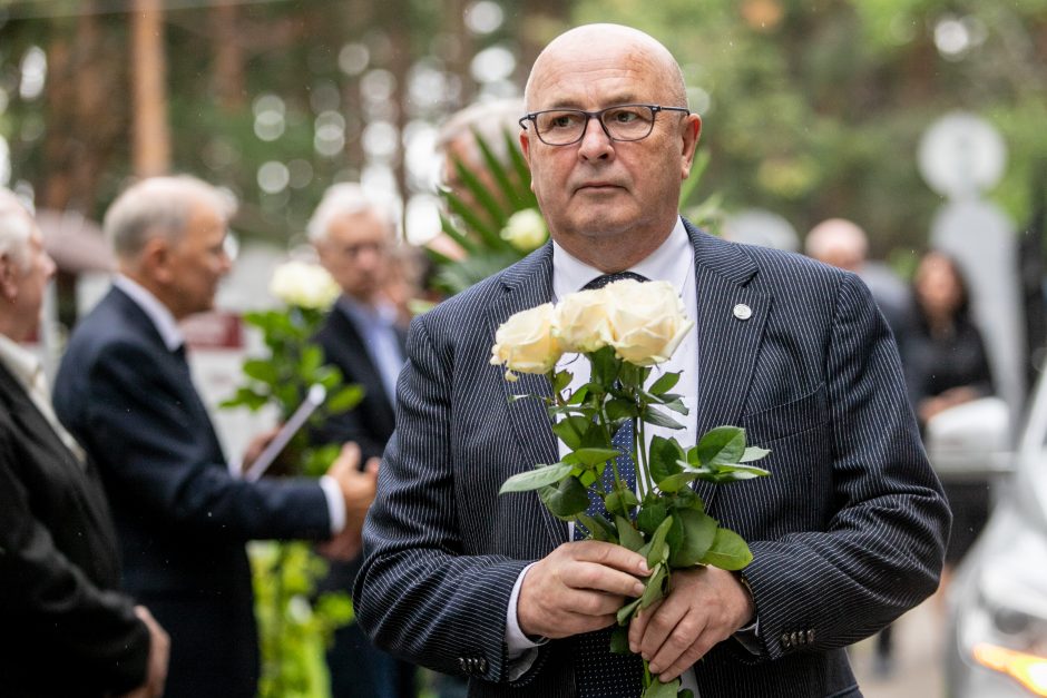 J. Brėdikis amžinojo poilsio atgulė Petrašiūnų kapinėse