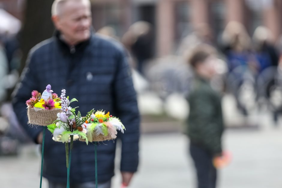 Velykos Kaune: žmonės skuba ne į parduotuves, bet į bažnyčias