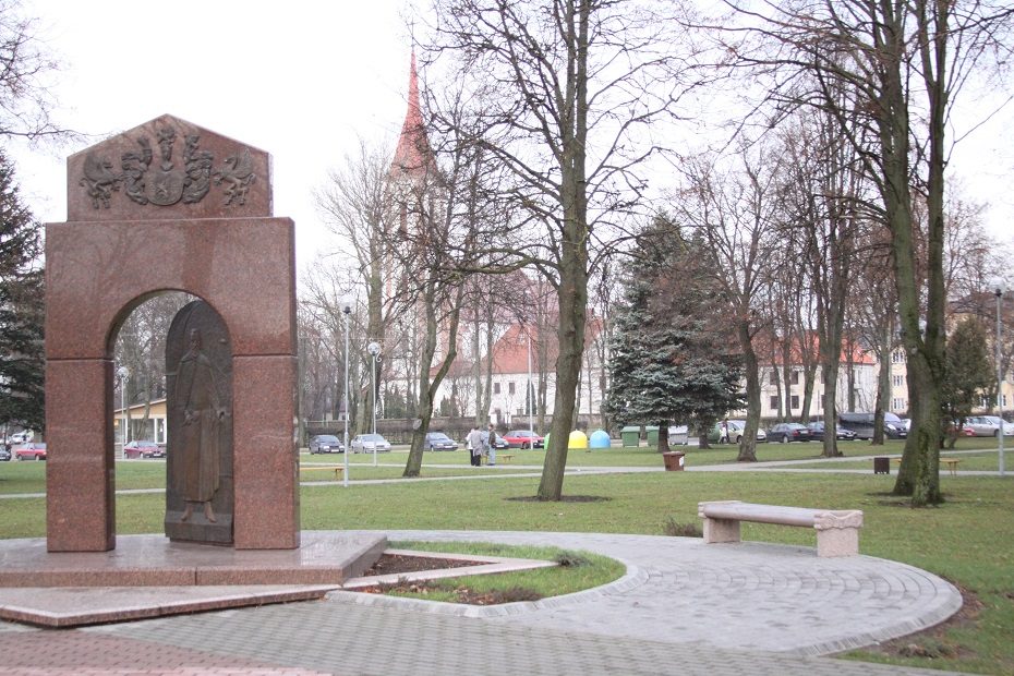 Parkui Kretingoje suteiktas kunigo B. Burneikio vardas