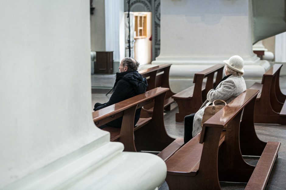 Siūlymui religines bendruomenes pripažinti buitiniais vartotojais – kritika