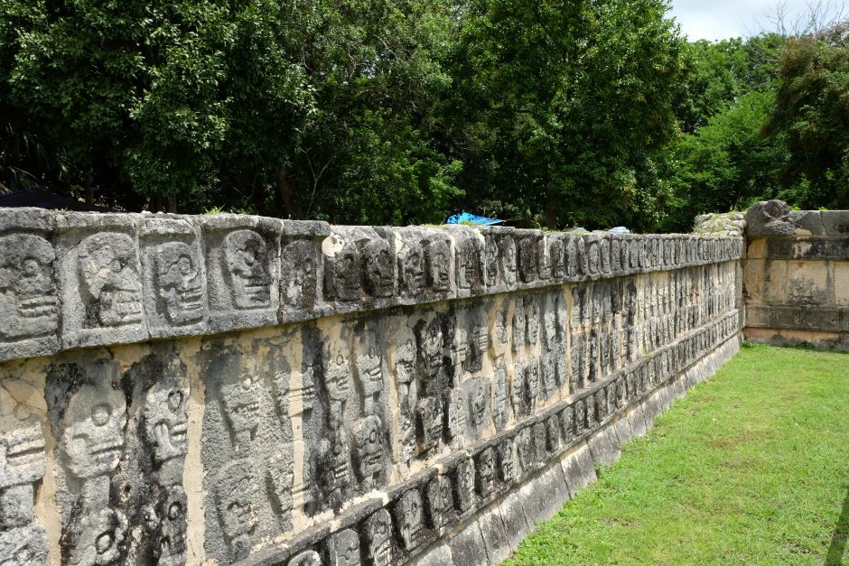 Hipių rojaus ir majų civilizacijos liekanų pavilioti