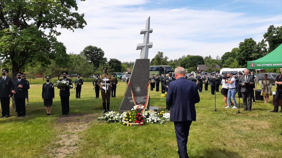 Varėnos rajone atidengtas paminklas sovietų nužudytam pasieniečiui A. Barauskui