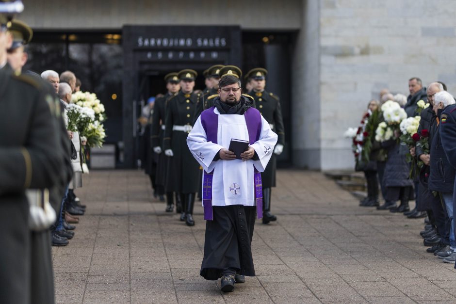 Vilniuje į paskutinę kelionę išlydėtas Nepriklausomybės Akto signataras B. Genzelis 