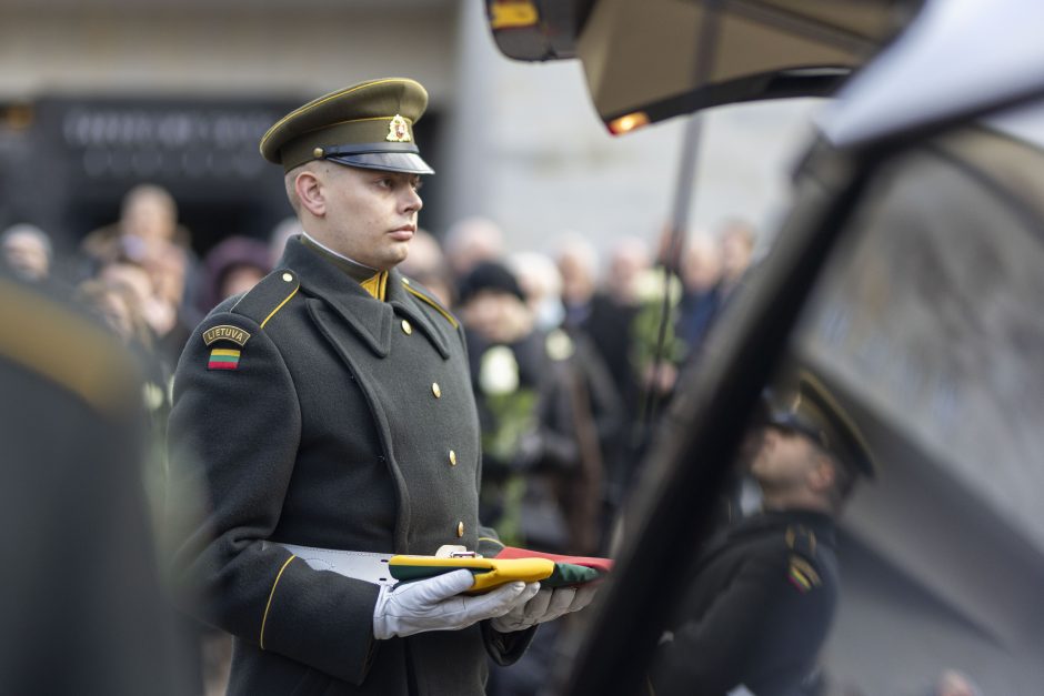 Vilniuje į paskutinę kelionę išlydėtas Nepriklausomybės Akto signataras B. Genzelis 