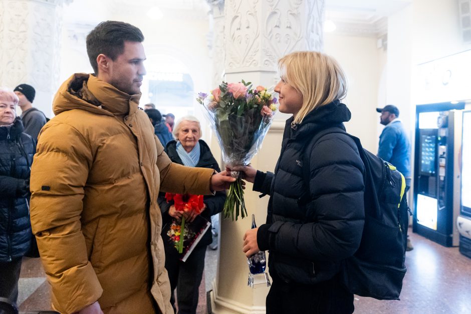  R. Meilutytės pasitikimas Vilniaus oro uoste po pasaulio plaukimo čempionato Dohoje