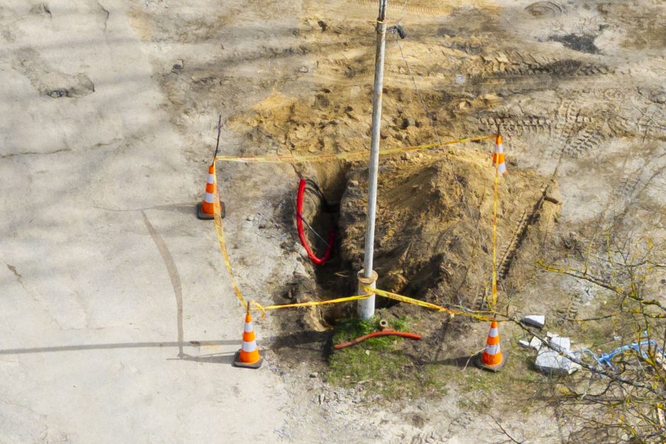 Vilniuje dėl rastos 250 kg aviacinės bombos uždarytas eismas Liepkalnio gatvėje, evakuojami žmonės