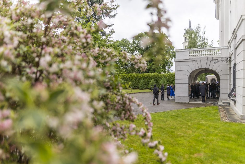 Vilniaus arkivyskupas: atsiprašau jaunuolio, kuris patyrė iš kunigo tai, ko neturėjo patirti