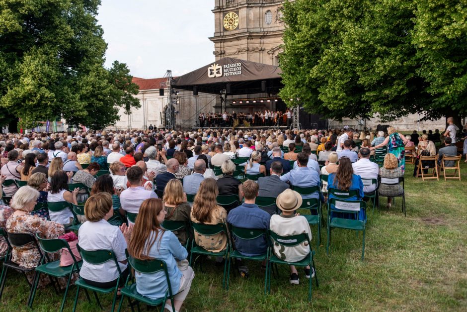 Antrasis didysis Pažaislio festivalio koncertas: atnaujinta programa ir E. Montvido padėka publikai