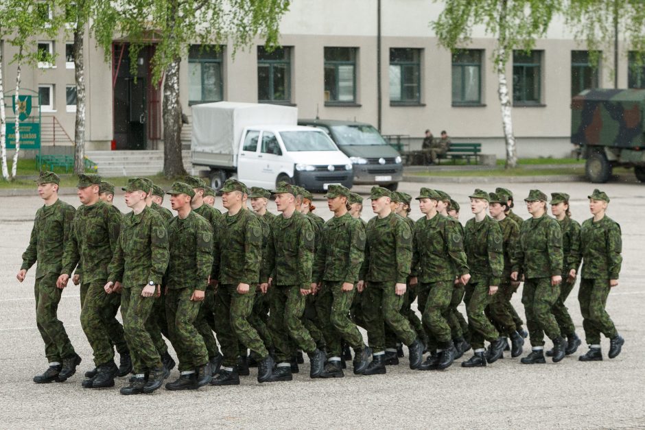 Penki klausimai apie karinę tarnybą