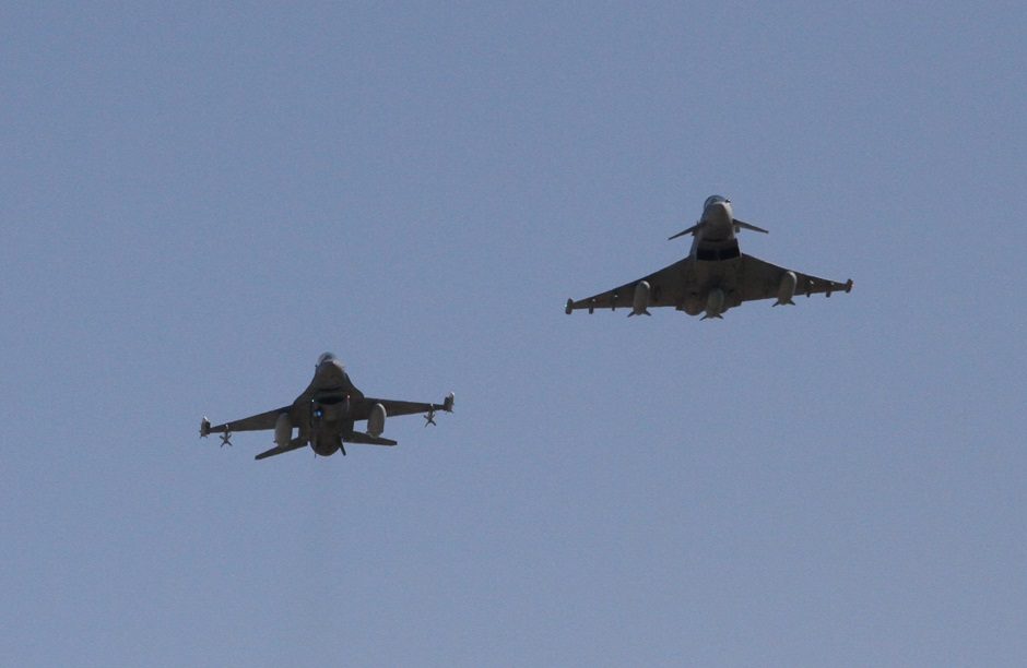 Praėjusią savaitę NATO oro policijos naikintuvai du kartus kilo lydėti Rusijos orlaivių  
