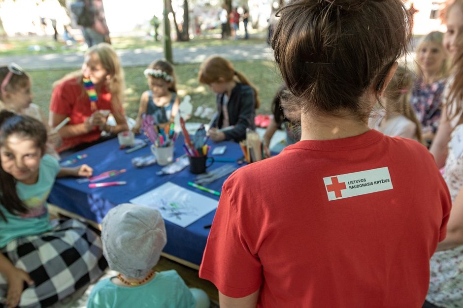 Atverti duomenys apie savanorystę:  paaiškėjo skaitlingiausios savanorių organizacijos