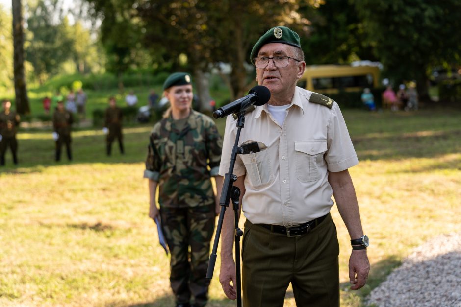 Šauliai švenčia: atidarė ąžuolų parką ir išjudėjo į trijų dienų 160 km žygį