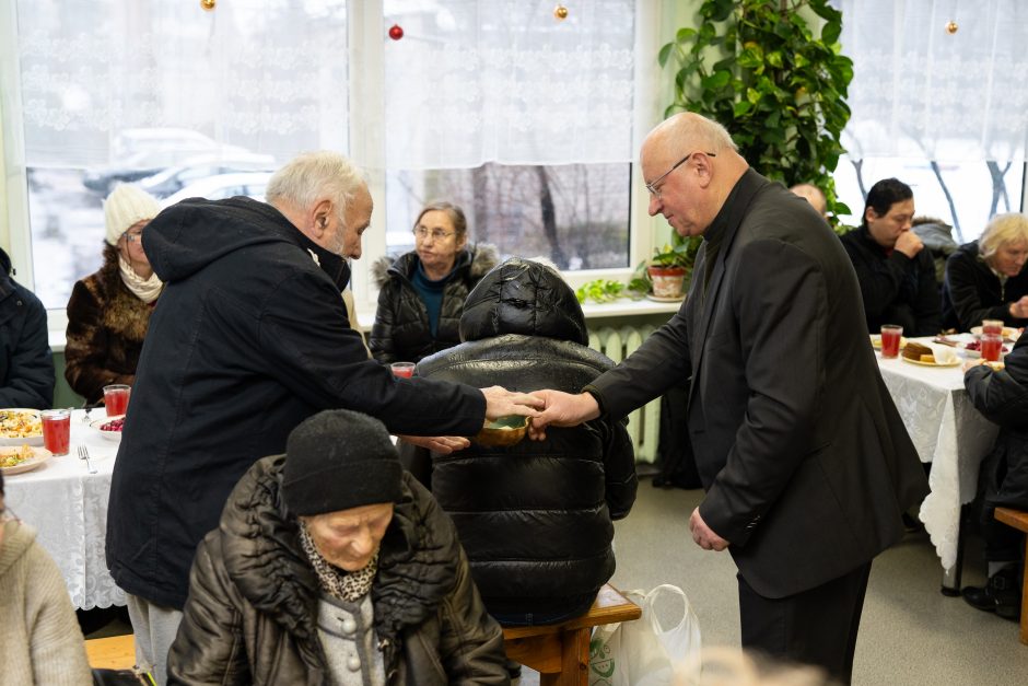 Vargstantieji – prie bendro Kūčių stalo 