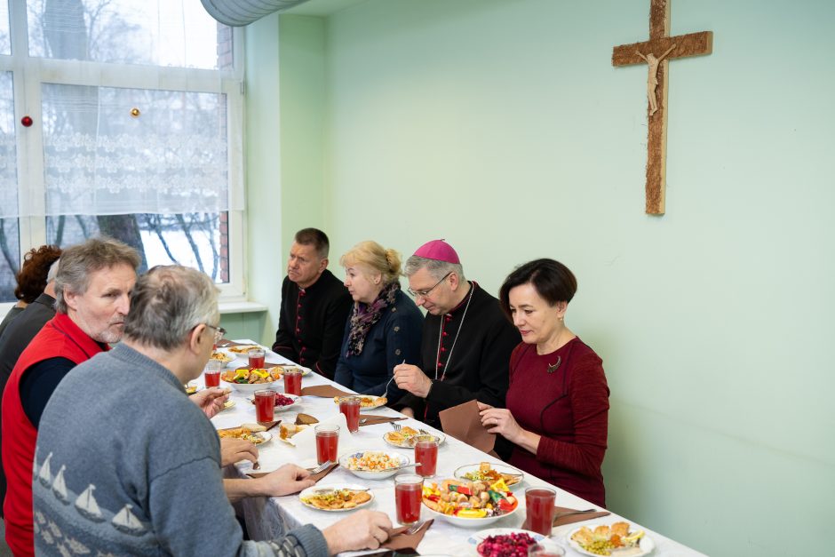 Vargstantieji – prie bendro Kūčių stalo 