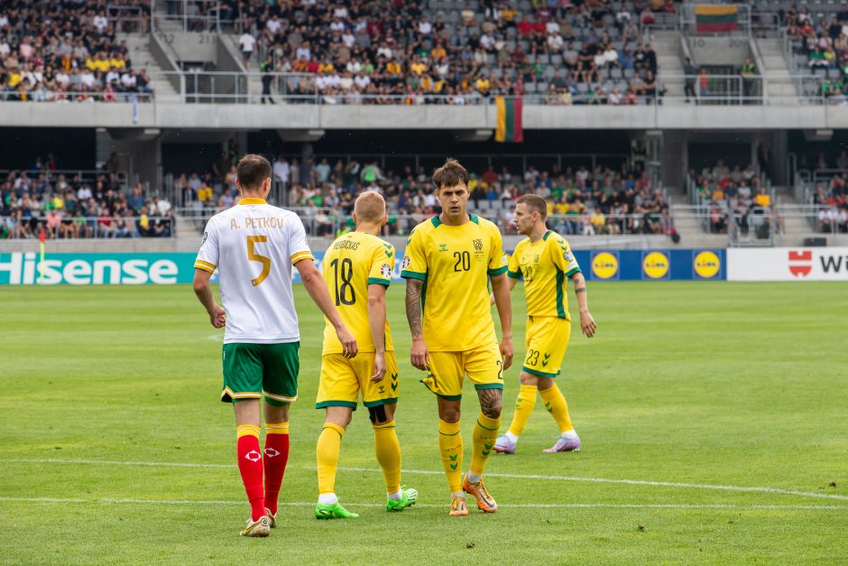 Lietuvos futbolo rinktinė pirmavo, bet rungtynes su bulgarais baigė lygiosiomis