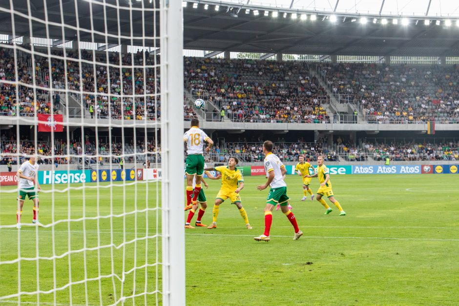 Lietuvos futbolo rinktinė pirmavo, bet rungtynes su bulgarais baigė lygiosiomis