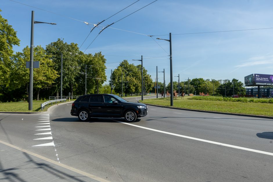 Pilies žiede pakeista eismo tvarka: vairuotojai masiškai kerta naujas ištisines linijas